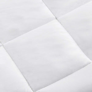 AmazonBasics Down Alternative Bed Comforter, Full / Queen, White, Light